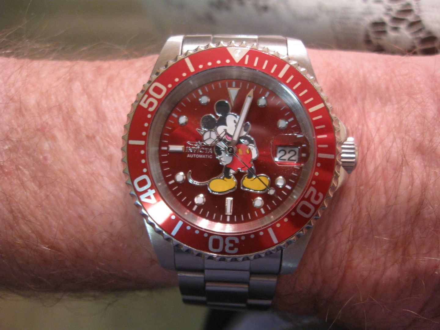 invicta mickey mouse pro diver